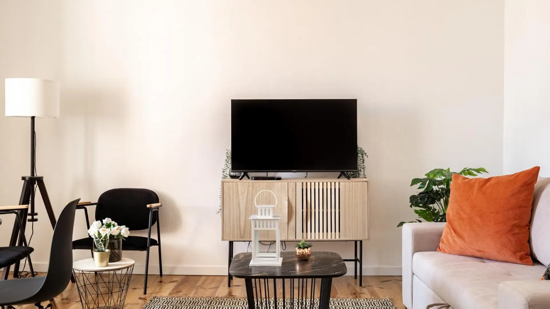 Akicity Penha Tranquil Lisbon Apartment